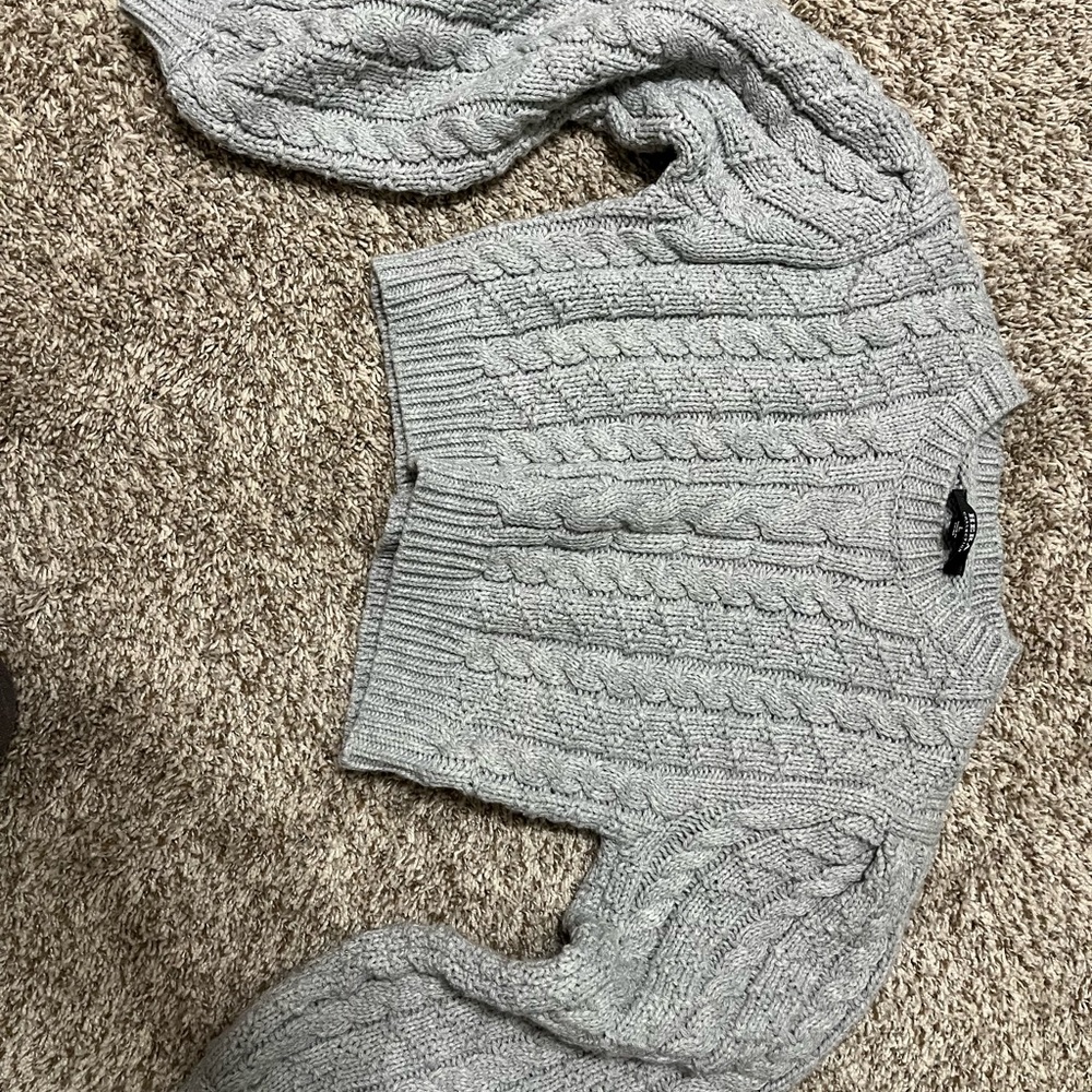Hera Collection Light Gray Cable Knit Sweater